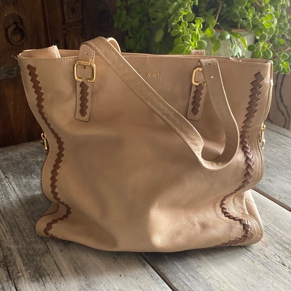 Brazilian leather tote bag by Cour Art. Very soft light brown and gold hardware. - Picture 1 of 11